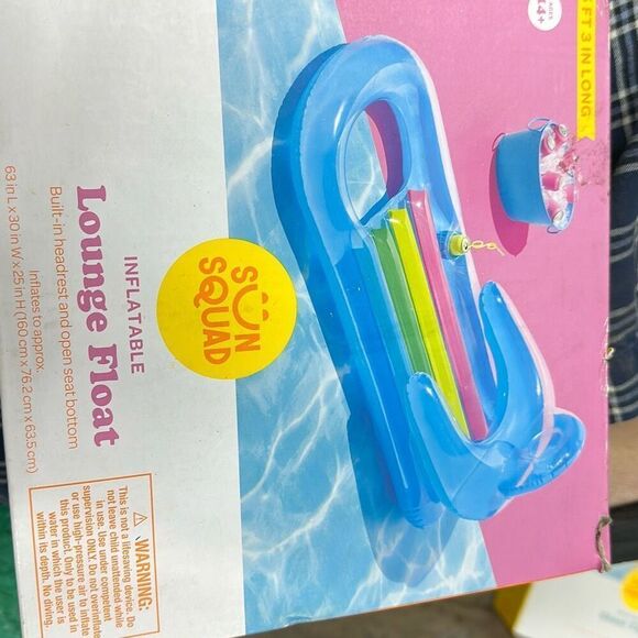 Intex King Kool 58802EP Inflatable Lounging Swimming Pool Float Multi-Colored - Picture 1 of 2
